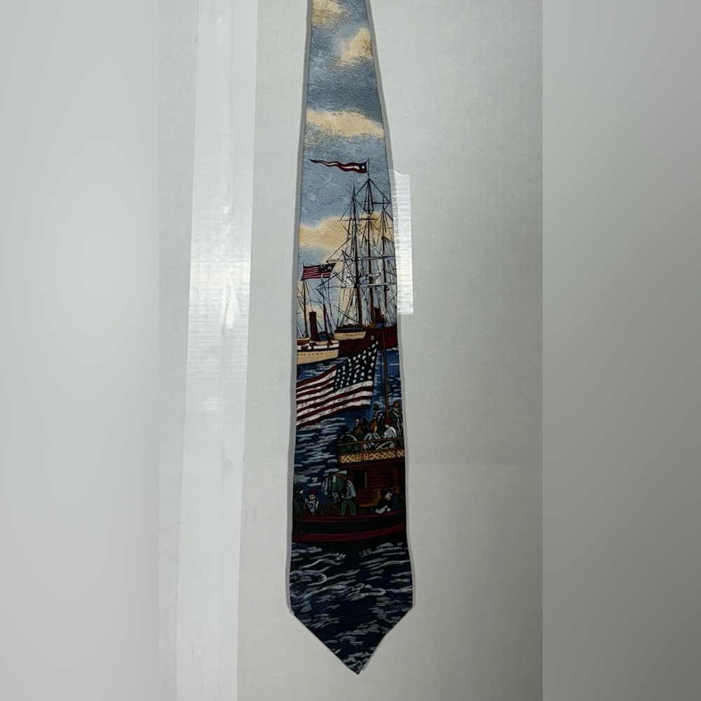 417 by Van Heusen Silk American Series Necktie Made In USA